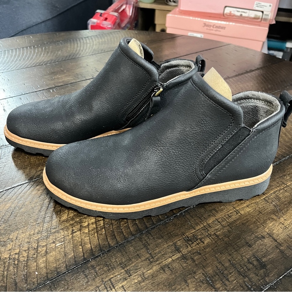 Dr. Scholl's Margo Lug Sole Black Chelsea Boots, 6M